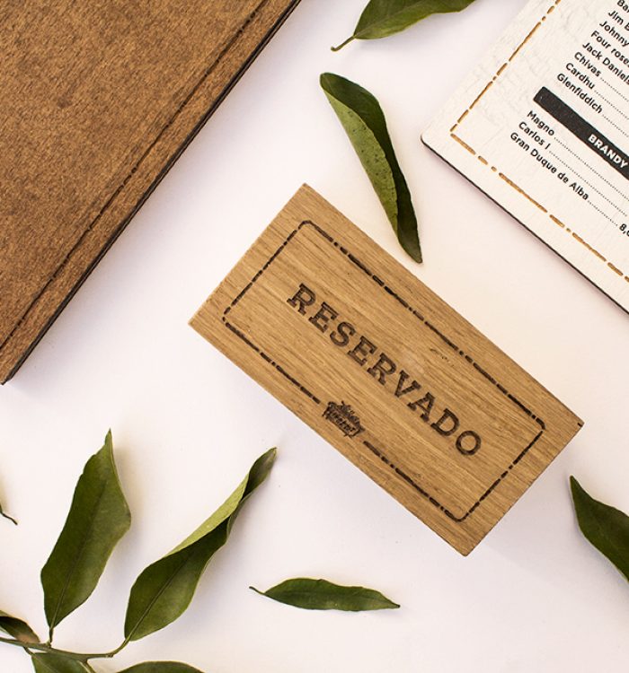 Reservado taco madera